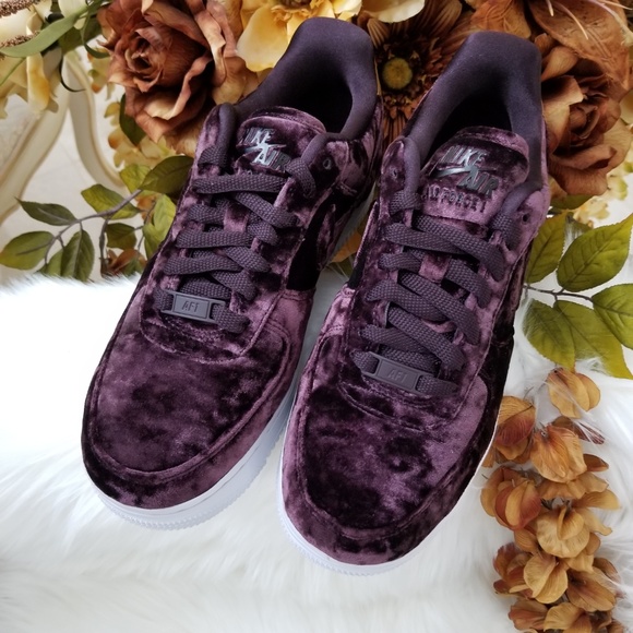 Nike Air Force 1 '07 Premium Velvet Shoes - Picture 6 of 8